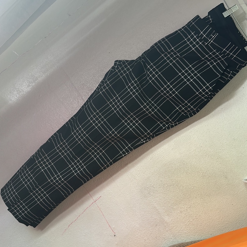 Men’s Black and White slacks from Boohoo Man - Picture 2 of 3